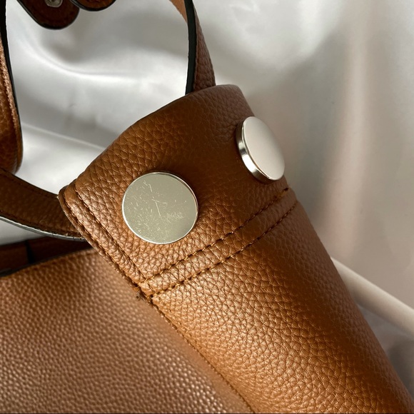 Zara Basic Tote - Picture 4 of 6